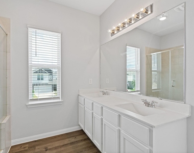 3902 Deledda Drive - Photo Thumbnail 24