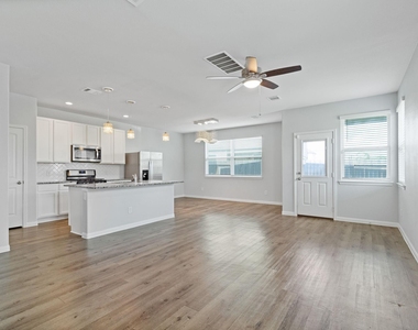 3902 Deledda Drive - Photo Thumbnail 9