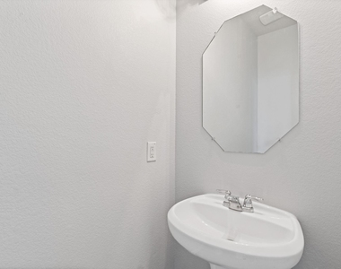 3902 Deledda Drive - Photo Thumbnail 20