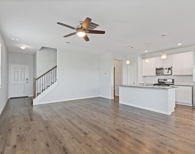 3902 Deledda Drive - Photo Thumbnail 13