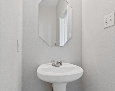 3902 Deledda Drive - Photo Thumbnail 21