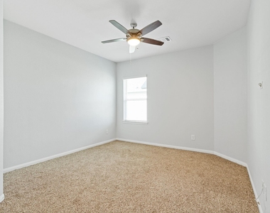 3902 Deledda Drive - Photo Thumbnail 30