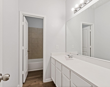 3902 Deledda Drive - Photo Thumbnail 34