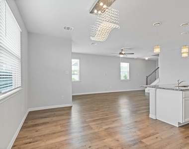3902 Deledda Drive - Photo Thumbnail 19