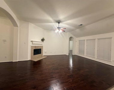 27219 Camden Glen Lane - Photo Thumbnail 6