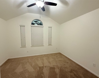 27219 Camden Glen Lane - Photo Thumbnail 9