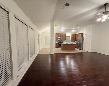27219 Camden Glen Lane - Photo Thumbnail 4
