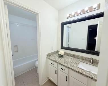 27219 Camden Glen Lane - Photo Thumbnail 8