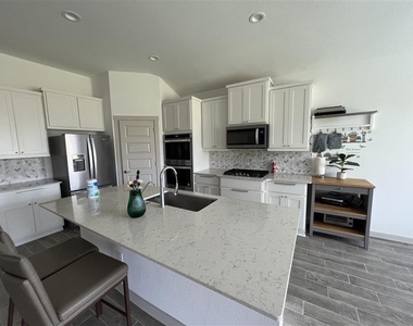 28442 Hazel Trail - Photo Thumbnail 5