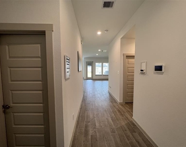 28442 Hazel Trail - Photo Thumbnail 3