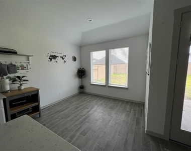 28442 Hazel Trail - Photo Thumbnail 8