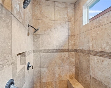 1518 Amundsen Street - Photo Thumbnail 28