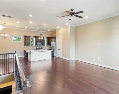 1518 Amundsen Street - Photo Thumbnail 8