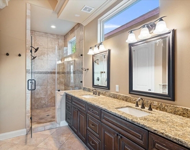 1518 Amundsen Street - Photo Thumbnail 25