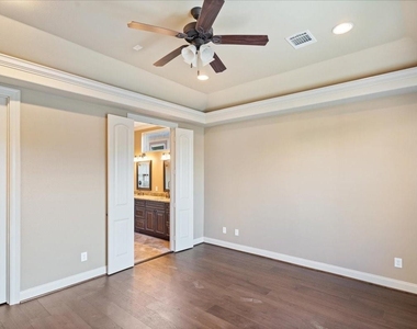 1518 Amundsen Street - Photo Thumbnail 24