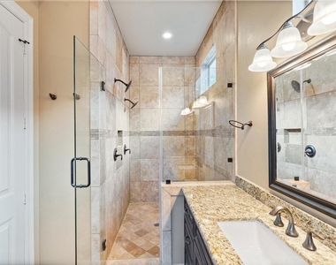 1518 Amundsen Street - Photo Thumbnail 27
