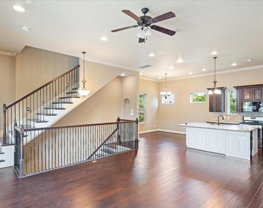1518 Amundsen Street - Photo Thumbnail 10
