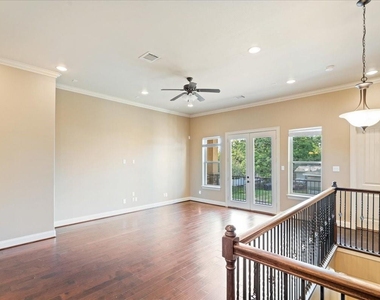 1518 Amundsen Street - Photo Thumbnail 11