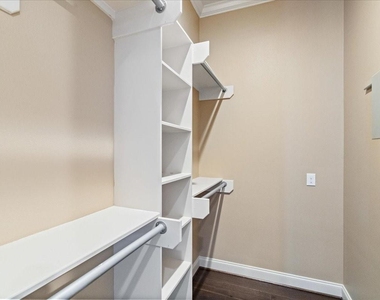1518 Amundsen Street - Photo Thumbnail 31