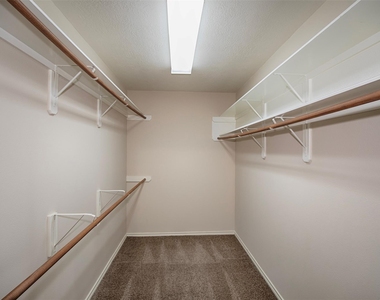 5008 Blanco Drive - Photo Thumbnail 15