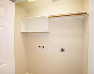5008 Blanco Drive - Photo Thumbnail 27