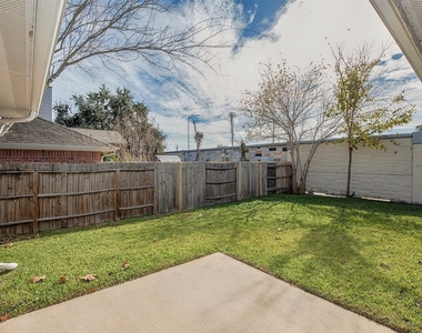 5008 Blanco Drive - Photo Thumbnail 23