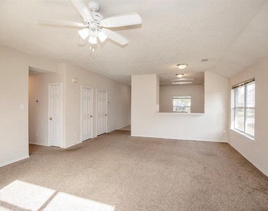 5008 Blanco Drive - Photo Thumbnail 6