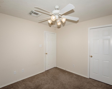 5008 Blanco Drive - Photo Thumbnail 19
