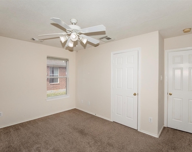 5008 Blanco Drive - Photo Thumbnail 16