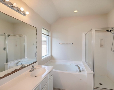 5008 Blanco Drive - Photo Thumbnail 14
