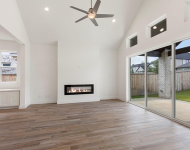 8011 Fenway Heights Drive - Photo Thumbnail 18