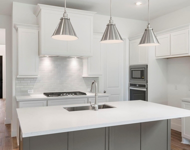 8011 Fenway Heights Drive - Photo Thumbnail 13