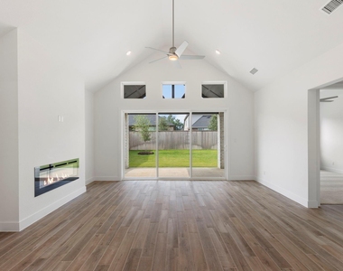 8011 Fenway Heights Drive - Photo Thumbnail 16