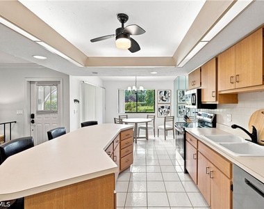 27761 Hacienda East Boulevard - Photo Thumbnail 7