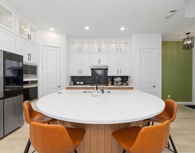 16515 Texas Hill Country Road - Photo Thumbnail 9