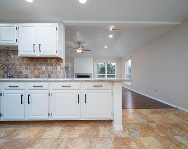 2411 Gunston Ct - Photo Thumbnail 4