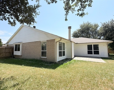 2411 Gunston Ct - Photo Thumbnail 17