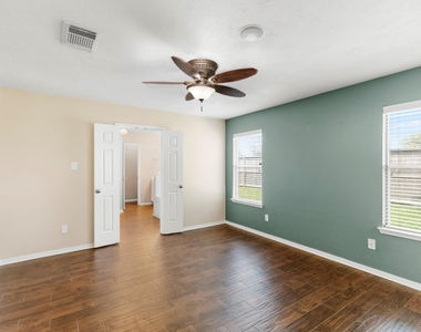 3403 Cypress Village Drive - Photo Thumbnail 8