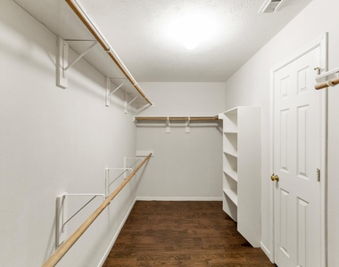 3403 Cypress Village Drive - Photo Thumbnail 12