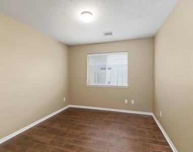 3403 Cypress Village Drive - Photo Thumbnail 16