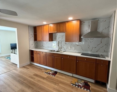 2112 Lxora Court E - Photo Thumbnail 4