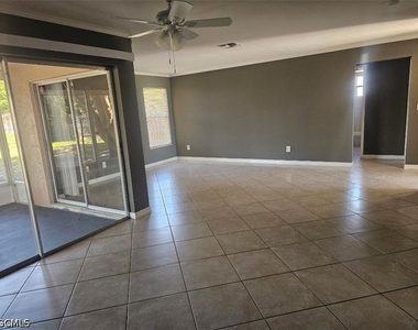 4126 Se 2nd Avenue - Photo Thumbnail 5