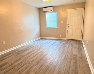 2619 Canfield Street - Photo Thumbnail 3