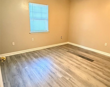 2619 Canfield Street - Photo Thumbnail 4