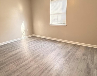 2619 Canfield Street - Photo Thumbnail 5