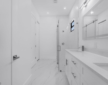 3226 Nw 41st Avenue - Photo Thumbnail 27