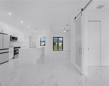 3226 Nw 41st Avenue - Photo Thumbnail 10