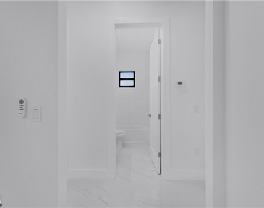 3226 Nw 41st Avenue - Photo Thumbnail 20