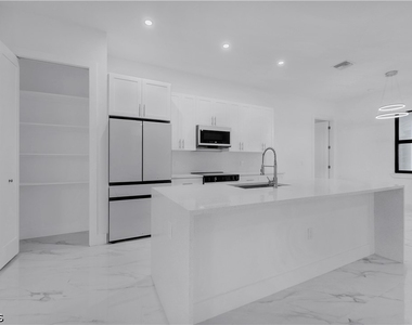 3226 Nw 41st Avenue - Photo Thumbnail 12