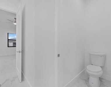 3226 Nw 41st Avenue - Photo Thumbnail 28